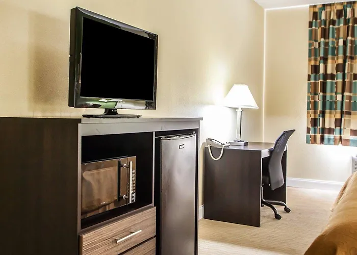Hotel Quality & North - Urbana Champaign