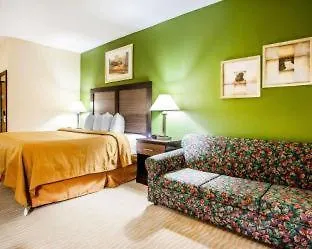 Quality & North - Urbana Hotel