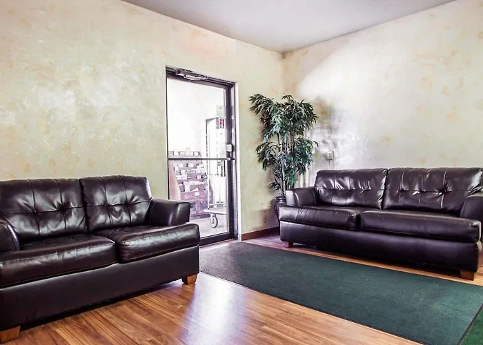 Quality & North - Urbana Hotel