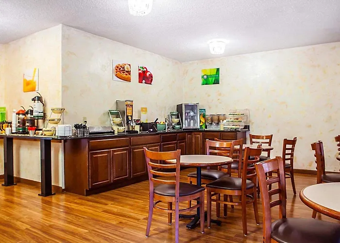Hotel Quality & North - Urbana Champaign