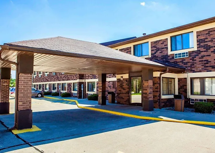 Quality & North - Urbana Hotel Champaign