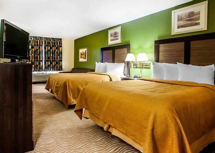 Quality & North - Urbana Hotel