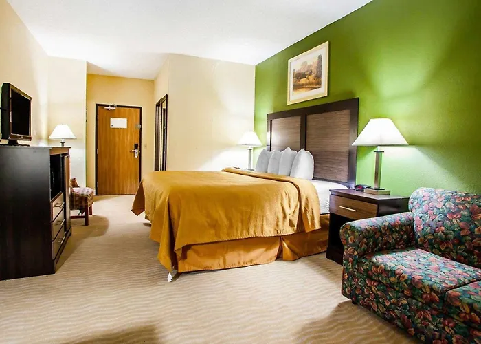 Quality & North - Urbana 4* Champaign