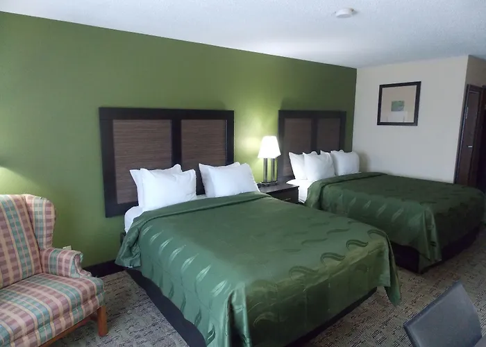 Quality & North - Urbana Hotel Champaign