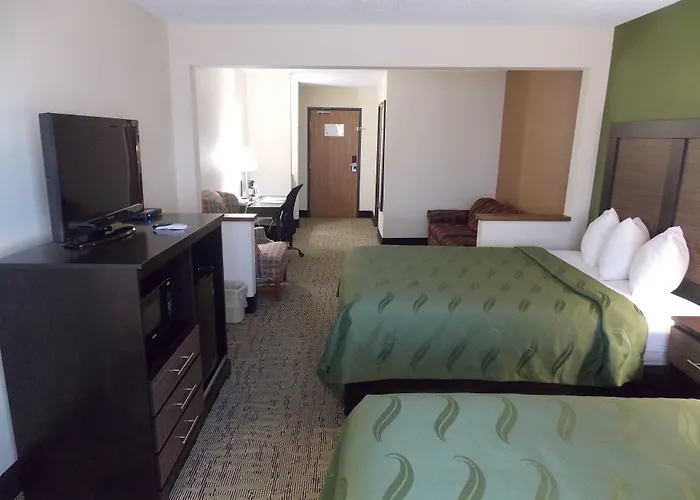 Hotel Quality & North - Urbana Champaign