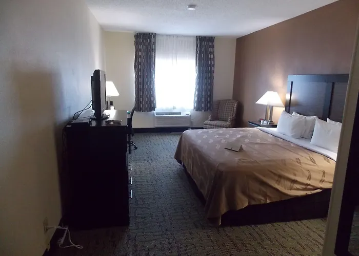 Quality & North - Urbana 4* Champaign