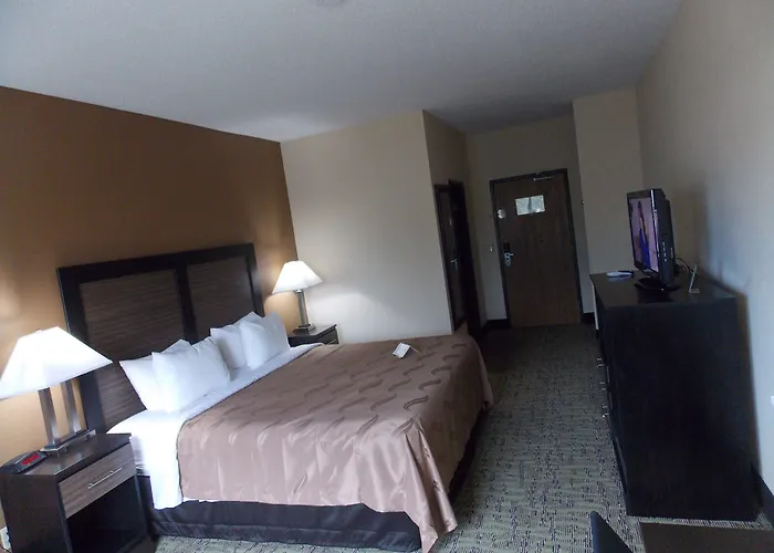 Quality & North - Urbana 4* Champaign