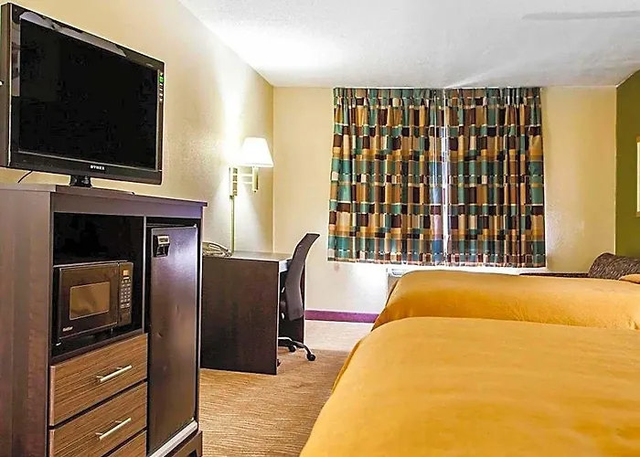 Quality & North - Urbana Hotel