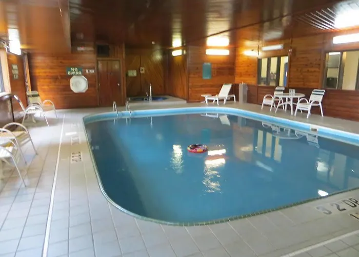 Quality & North - Urbana Hotel Champaign